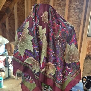 Colorful Leaf Pattern Scarf